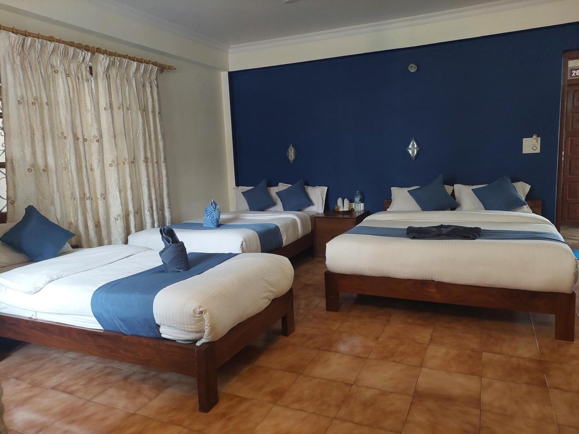 Blue Planet Lodge & Restaurant Похара Екстериор снимка