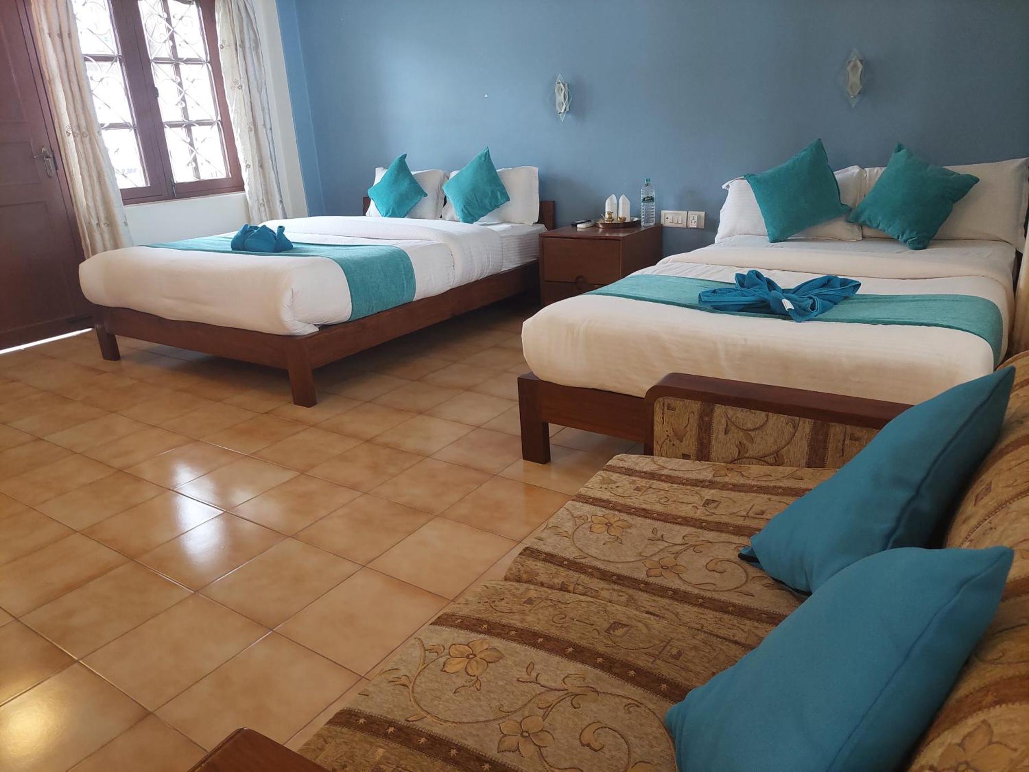 Blue Planet Lodge & Restaurant Похара Екстериор снимка