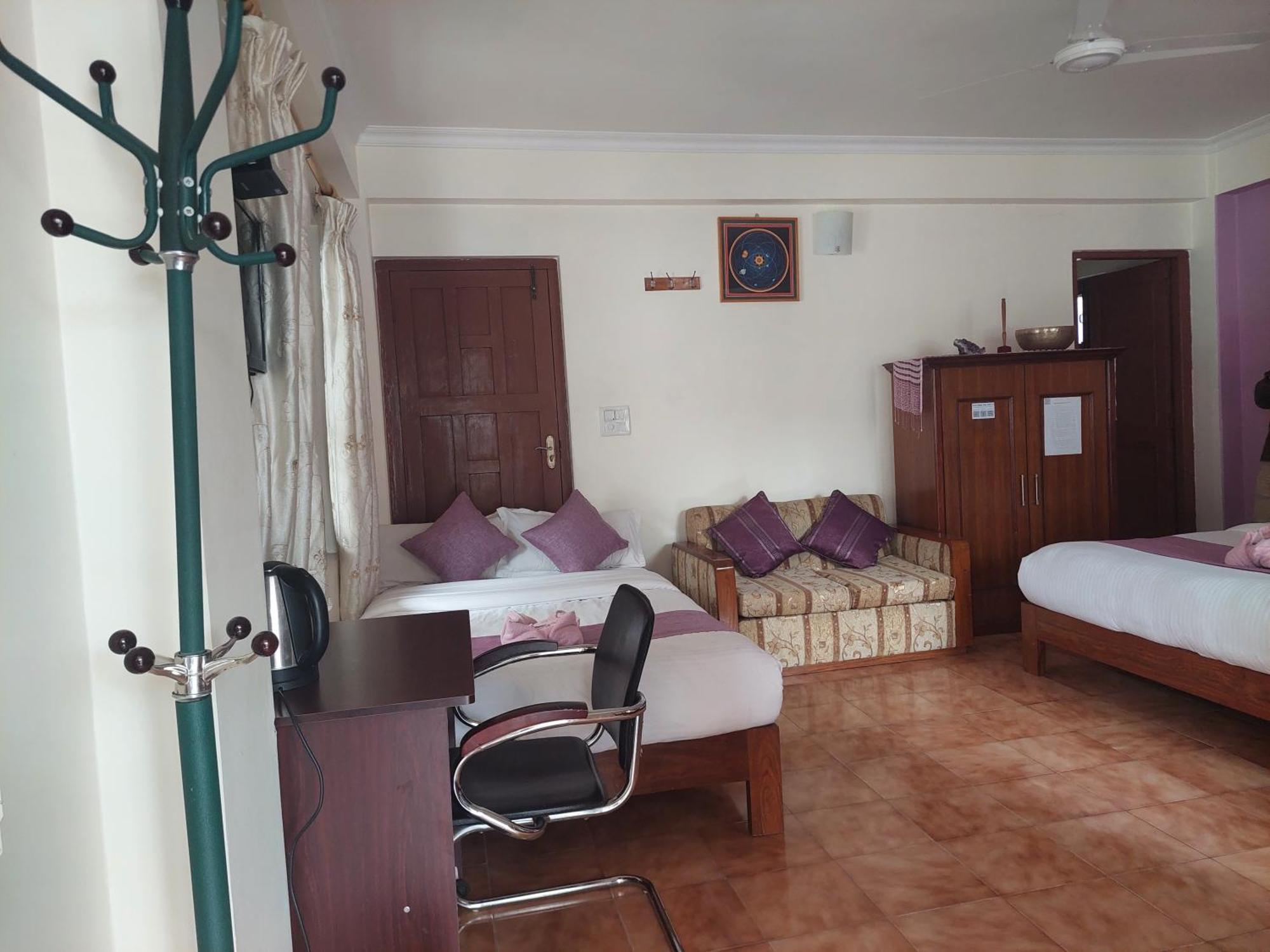 Blue Planet Lodge & Restaurant Похара Екстериор снимка