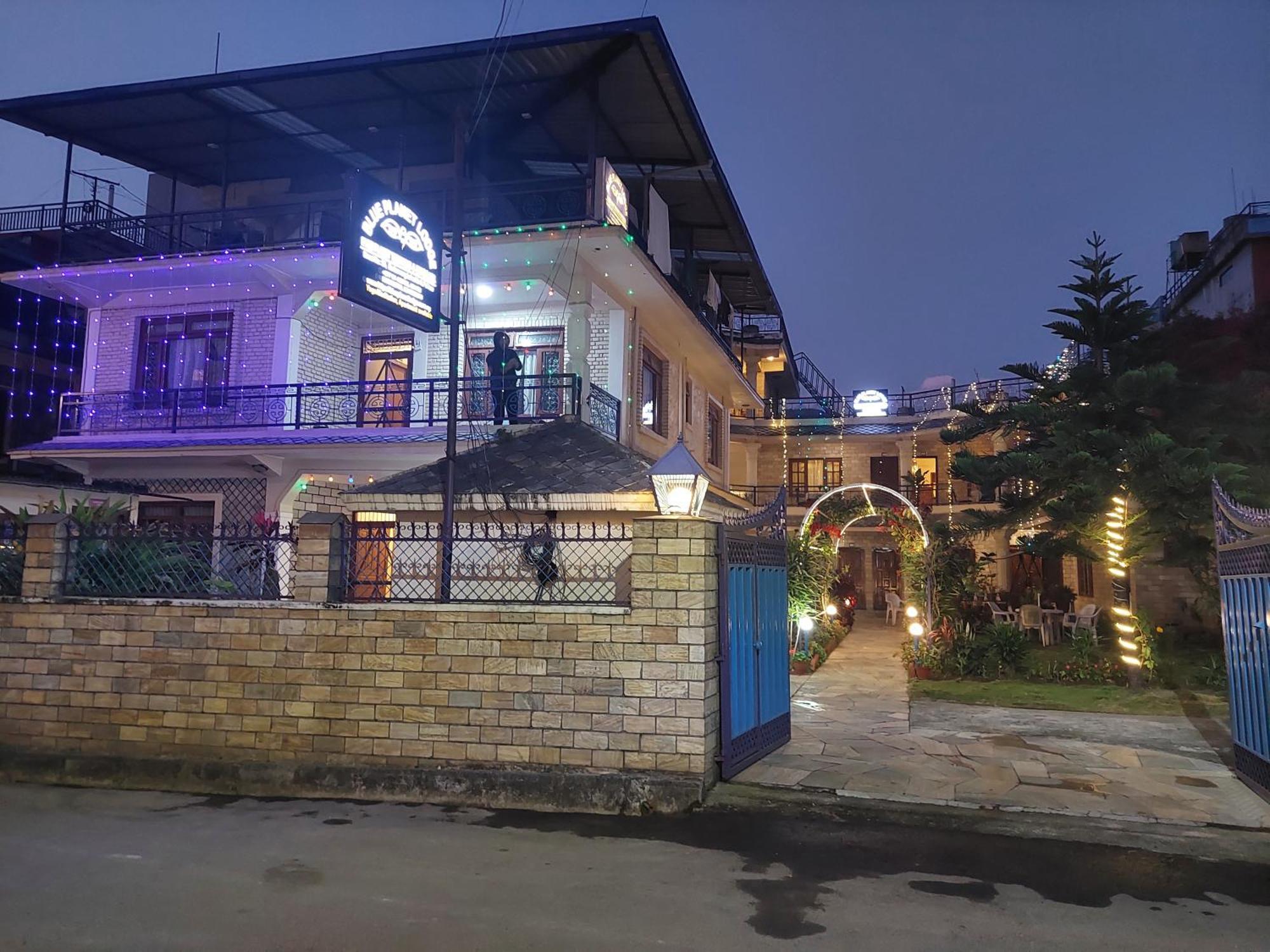 Blue Planet Lodge & Restaurant Похара Екстериор снимка